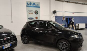 LANCIA YPSILON 1.0 70CV HYBRID GOLD pieno
