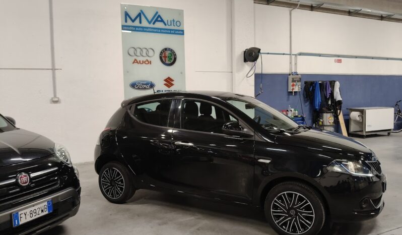 LANCIA YPSILON 1.0 70CV HYBRID GOLD pieno