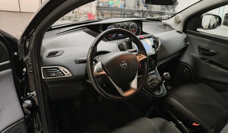 LANCIA YPSILON 1.0 70CV HYBRID GOLD pieno