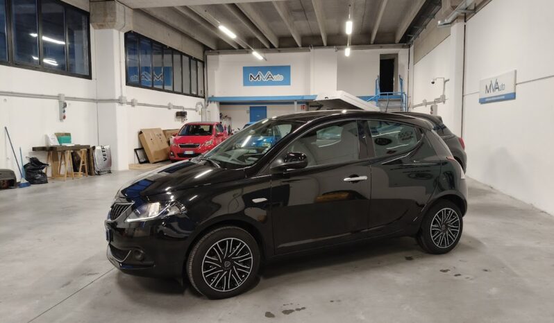 LANCIA YPSILON 1.0 70CV HYBRID GOLD pieno